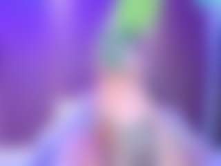 Live cam show with Emily White - Fingers on AdultVida.com