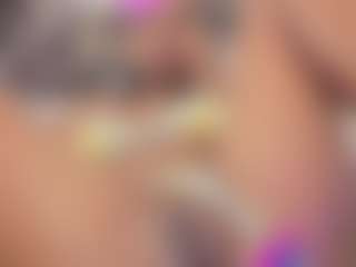 Live cam show with Pame  Brown - Skinny on milfzrlive.com