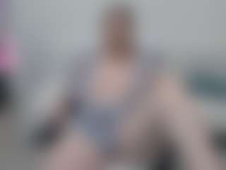 ellaswan's Live Sex Cam Show
