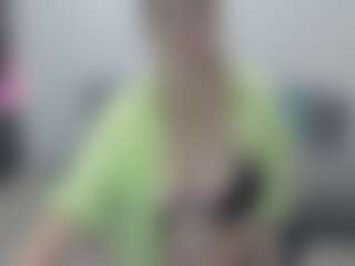 ellaswan's Live Sex Cam Show