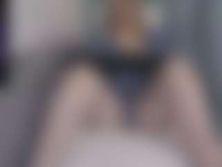 ellaswan's Live Sex Cam Show