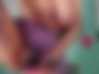 Live cam show with goddess-kianna - Public on Sex Cam Show