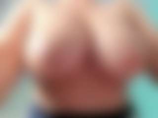 Live cam show with goddess-kianna - Dirty on milfzrlive.com