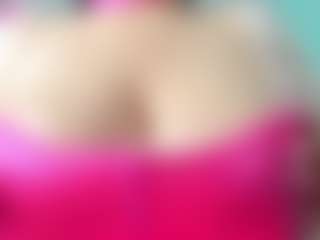 Live cam show with goddess-kianna - Sexcam Curvy on Camsoda