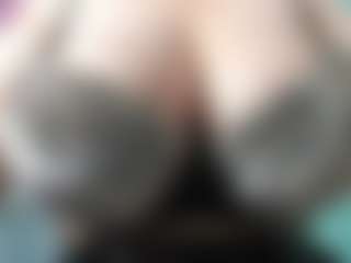 Live cam show with goddess-kianna - Public Brown Hair on Camsoda
