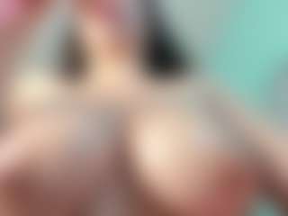 Live cam show with goddess-kianna - Fingering on Camsoda