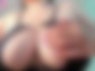 Live cam show with goddess-kianna - Shaved Pussy Brown Hair on Camsoda