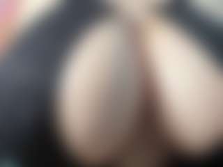 Live cam show with goddess-kianna - Flashing on live.xbliss.ai