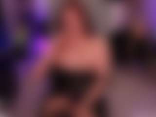 Live cam show with MissVelvet - Shaved Pussy on xxxlivecams.org