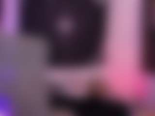 Live cam show with MissVelvet - Strip on WildCum