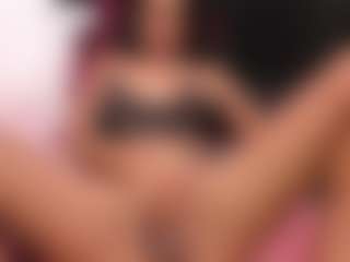 Hellen Curvelo's Live Sex Cam Show