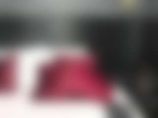 Hellen Curvelo's Live Sex Cam Show