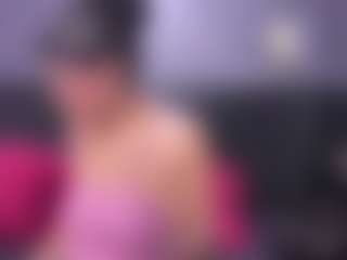 Live cam show with Hellen Curvelo - Facial Piercings on Camming Site