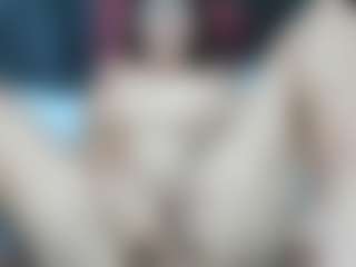 Live cam show with Hellen Curvelo - Solo on Hubzter Live