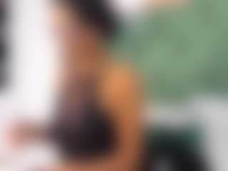 Hellen Curvelo's Live Sex Cam Show