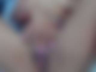 Live cam show with Hellen Curvelo - Facial Piercings on Camsoda