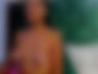 Hellen Curvelo's Live Sex Cam Show