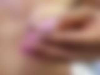 Live cam show with Hellen Curvelo - Big Nipples on eurowanks.com