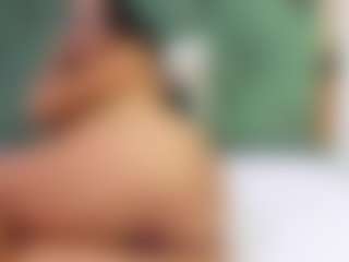 Hellen Curvelo's Live Sex Cam Show