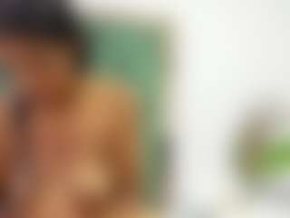 Hellen Curvelo's Live Sex Cam Show