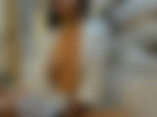 Live cam show with Hellen Curvelo - Facial Piercings on live18s.com