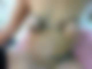 Hellen Curvelo's Live Sex Cam Show