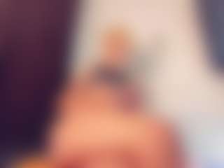 Live cam show with Vero Smokes - Smoking on dropp.cam