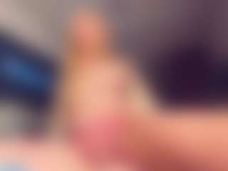 Live cam show with Vero Smokes - Cumshot on Camming Site