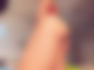 Live cam show with Vero Smokes - Green Eyes on TeamSkeetLive