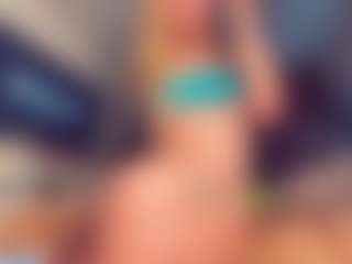 Live cam show with Vero Smokes - Cumshot on livesuperchat.net