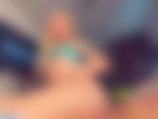 Live cam show with Vero Smokes - Submissive on StripNow