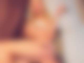 Live cam show with Vero Smokes - Cumshot on CamClone