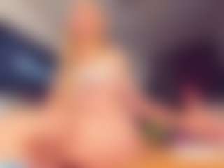Live cam show with Vero Smokes - Hazel Eyes on Camsoda