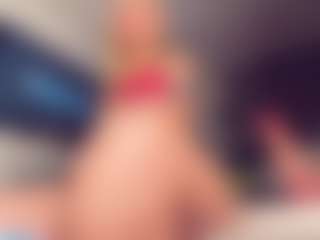 Live cam show with Vero Smokes - Cumshot on hornycams.live