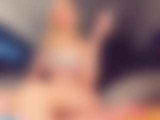 Live cam show with Vero Smokes - Tease on livesuperchat.net