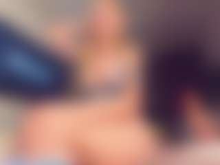 Live cam show with Vero Smokes - Muscular on Milfs Live