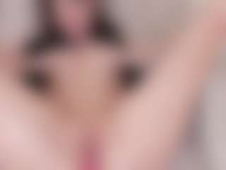 Monifox MILF webcam performer live streaming