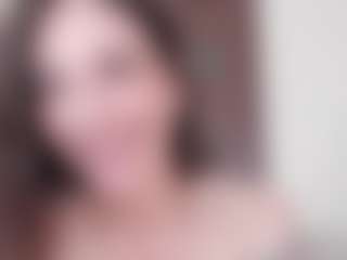 Monifox MILF webcam performer live streaming