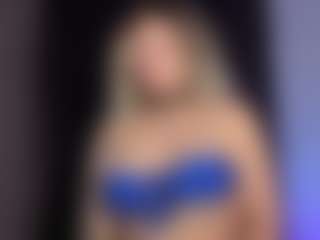 Live cam show with Eva-Jagger - Nipple Piercings on livesuperchat.net