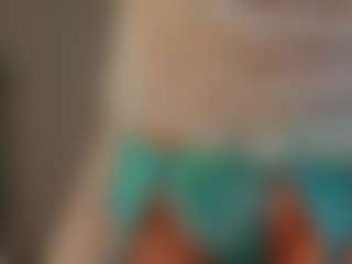 Live cam show with frecklediyana - Angel on sexylivex.com