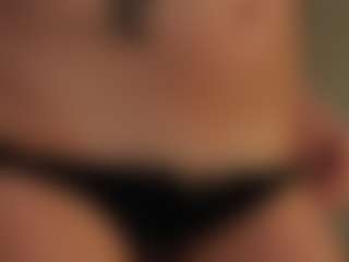 Live cam show with frecklediyana - Spanks on sexylive.show