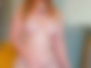 Live cam show with misssophy - Moaning on livesuperchat.net