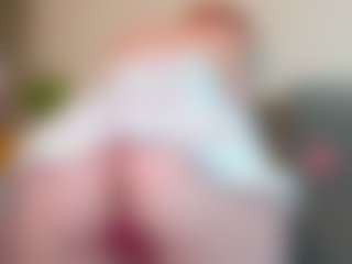 Live cam show with misssophy - Oil on Camsoda