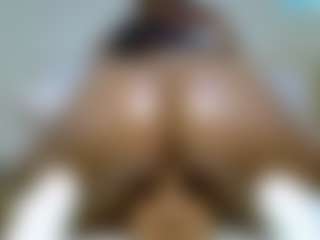 Live cam show with Zuri - Black Amateur on Camsoda