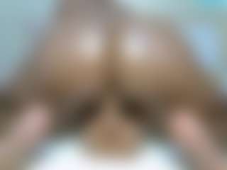 Zuri's Live Sex Cam Show