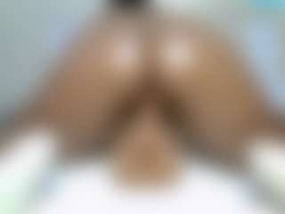 Live cam show with Zuri - Ebony Teen (18+) on Uber Horny