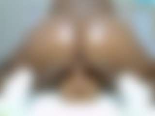 Live cam show with Zuri - Ebony Teen (18+) on TeamSkeetLive