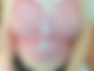 Live cam show with EmilyAmorre - Glasses on Cam Slut