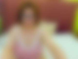 Live cam show with EmilyAmorre - Glasses on Camsoda