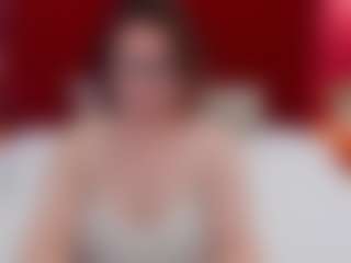 Live cam show with EmilyAmorre - Grey Eyes on AdultVida.com